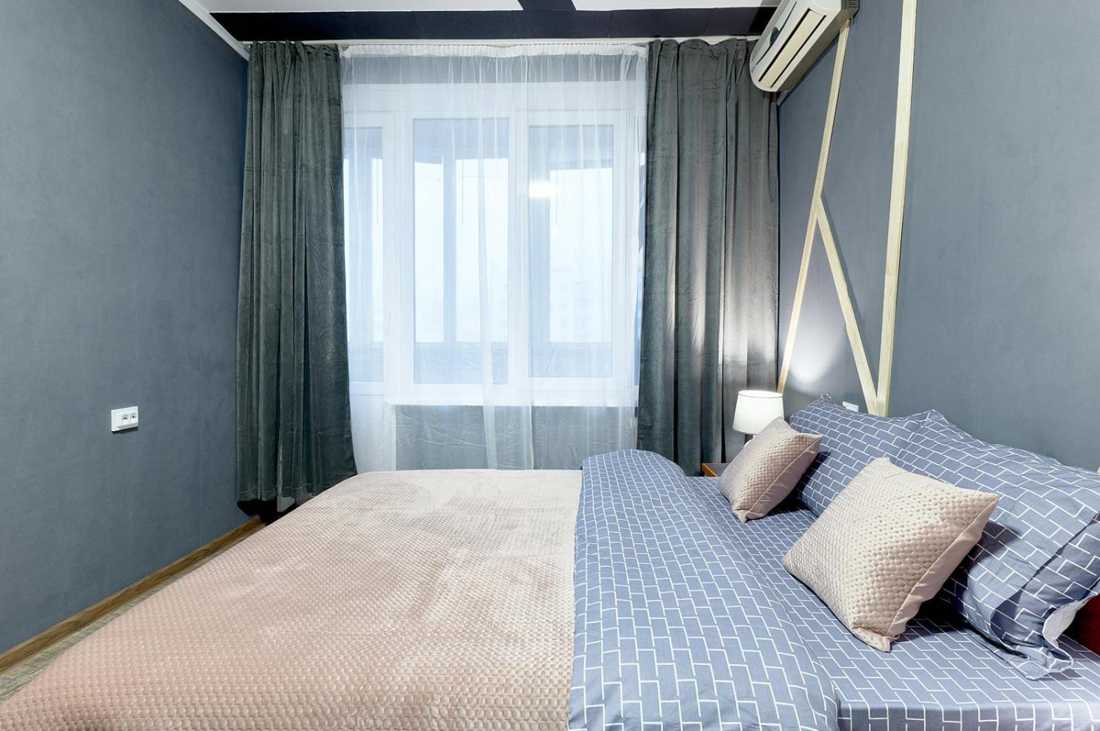 V80-28 SUPER LOFT - THREE 3 NEW BEDROOMS 100m2 MAIN STREET APART FOR BIG COMPANY, GOOD VIEW ON OLYMPIC STADIUM, Velyka Vasylkivska St, 80 Kiev Exteriör bild