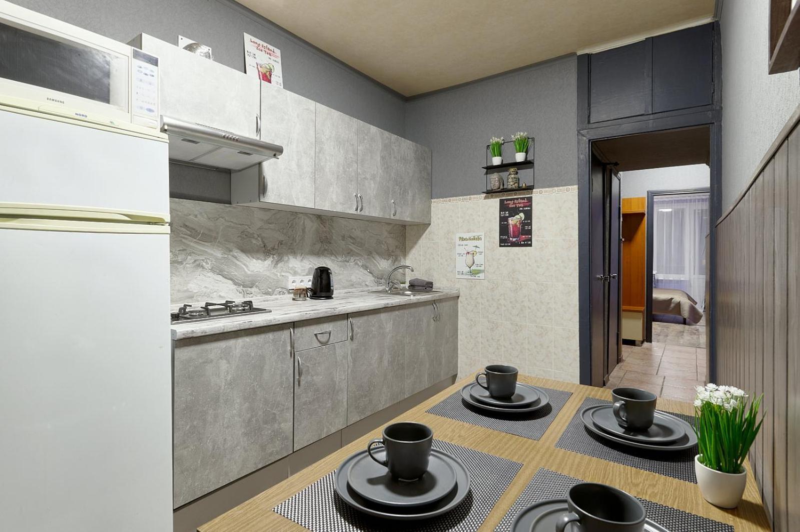 V80-28 SUPER LOFT - THREE 3 NEW BEDROOMS 100m2 MAIN STREET APART FOR BIG COMPANY, GOOD VIEW ON OLYMPIC STADIUM, Velyka Vasylkivska St, 80 Kiev Exteriör bild